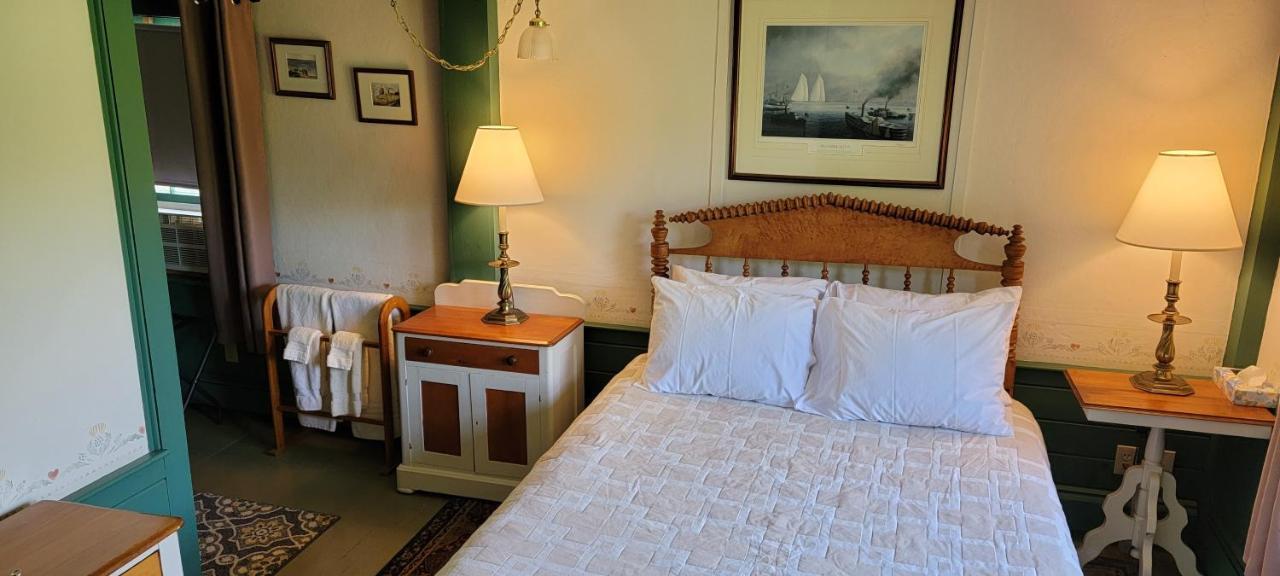 Hawks House Inn Walpole エクステリア 写真