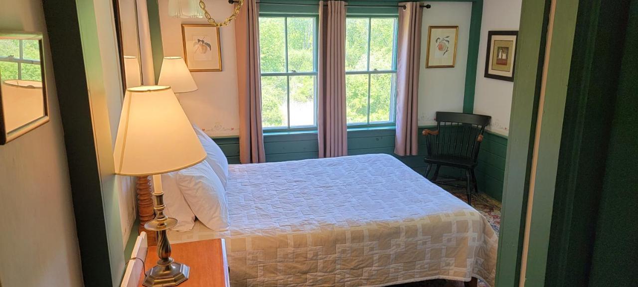 Hawks House Inn Walpole エクステリア 写真