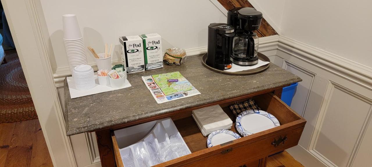 Hawks House Inn Walpole エクステリア 写真